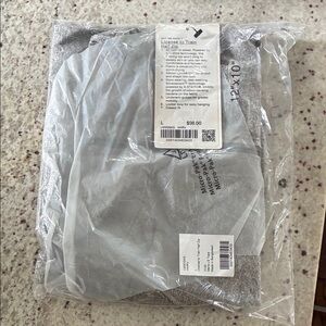 lululemon athletica Gray Men's half zip Sweater. Never worn. Tags still on